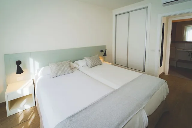 2 Bedrooms, Gold, Tower, Apartment, 4 Beds, Sofa, Los Olivos Beach Resort 1/3