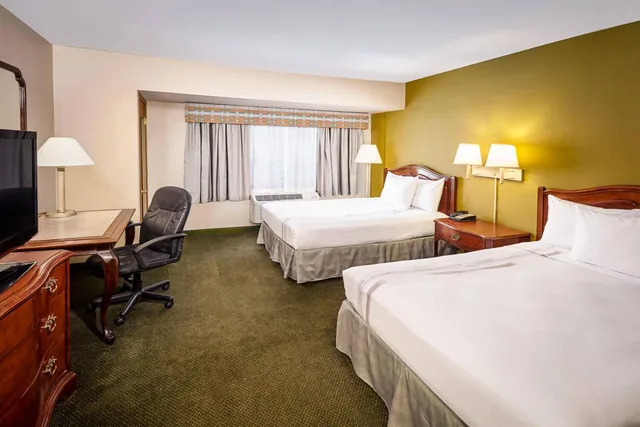 غرفة بسرير مزدوج، Chicago Lake Shore Hotel 1/2