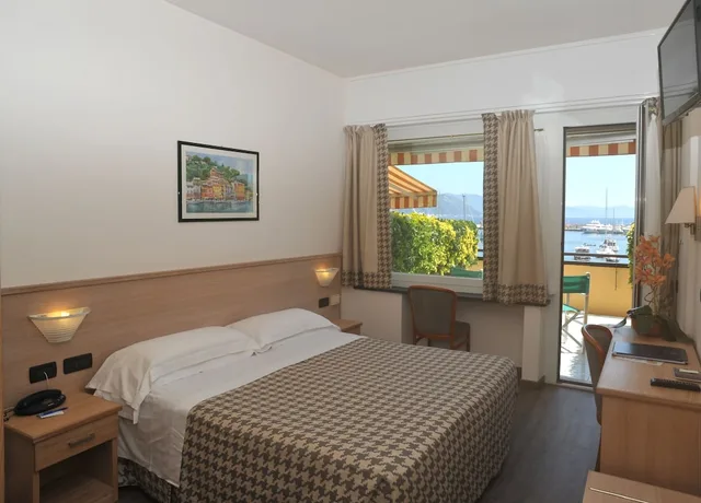 غرفة بسرير كينج بإطلالة على البحر بشرفة، Hotel Laurin Formerly Best Western Hotel Laurin 1/5