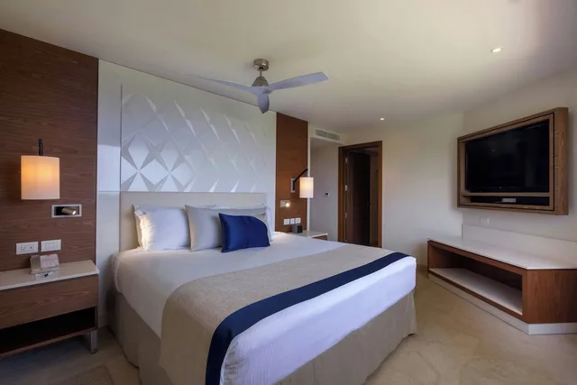 Diamond Club, Swim Out, Junior Suite, Luxury, 2 Queen Beds, Ocean Front, Sofa, Royalton Grenada, an Autograph Collection All-Inclusive Resort 1/7