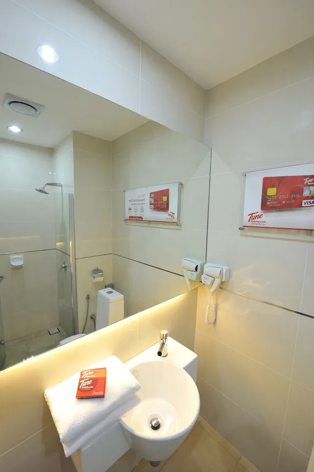 Room, Queen Bed, No Window، Tune Hotel 1borneo Kota Kinabalu 5/5