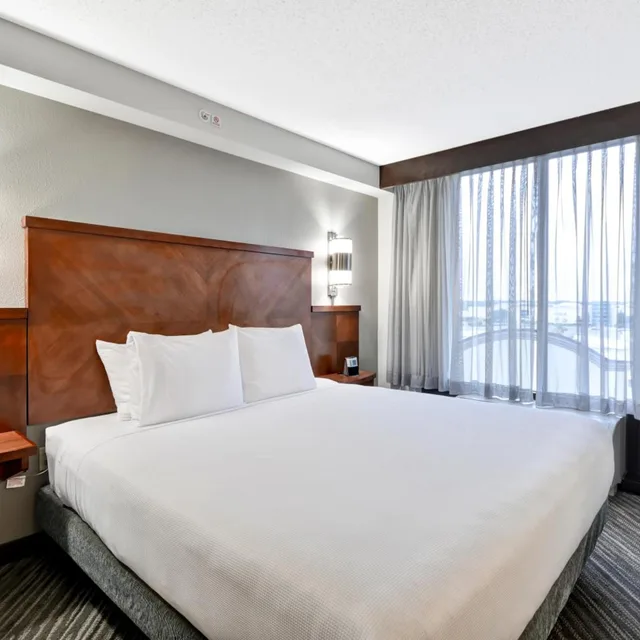 غرفة بسرير كينج مع أريكة، Hyatt Place Baton Rouge Interstate 10 1/7