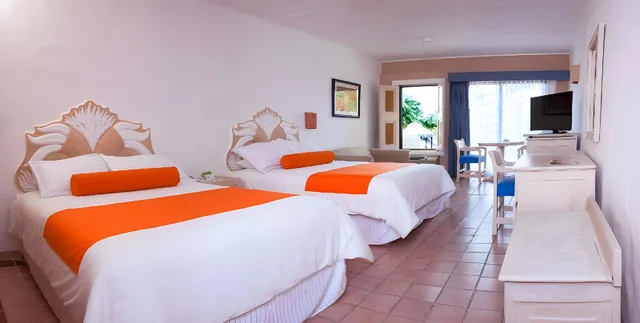 Marina, Quadruple, Queen Bed، Flamingo Vallarta Hotel & Marina 1/1