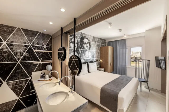 جناح بإطلالة على البحر، King Jason Protaras - Designed for Adults by Louis Hotels 2/6