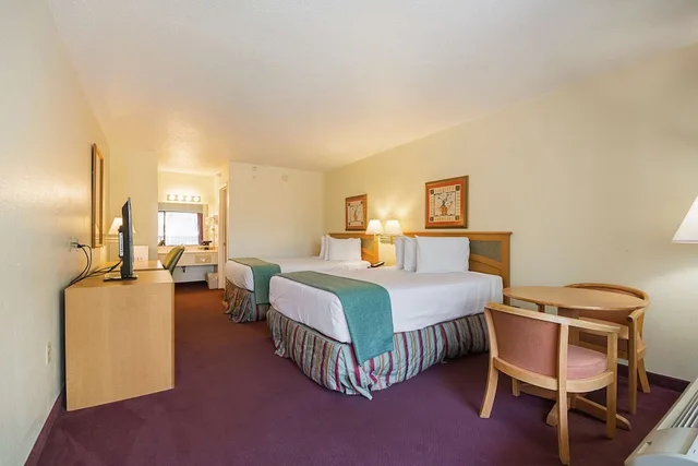 Room, 2 Queen Beds, Americas Best Value Inn & Suites Melbourne 3/6