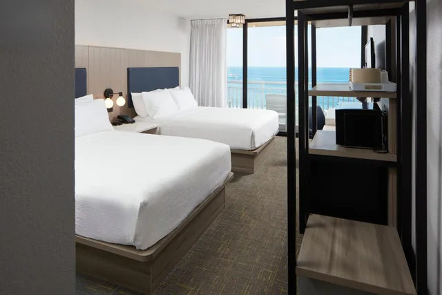 Room, 2 Queen Beds, Ocean Front, Balcony، Four Points By Sheraton Virginia Beach Oceanfront 10/12