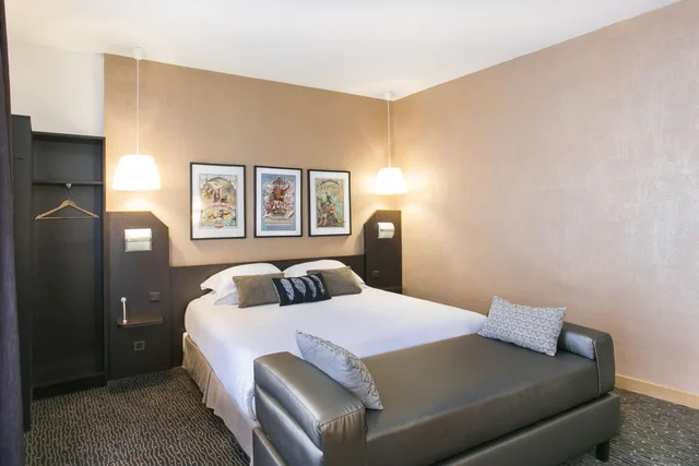 Premium, Double Bed, Hotel Voltaire Opera Nantes 3/4