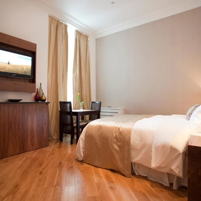 Studio, Presidential Apartments - Kensington 4/10