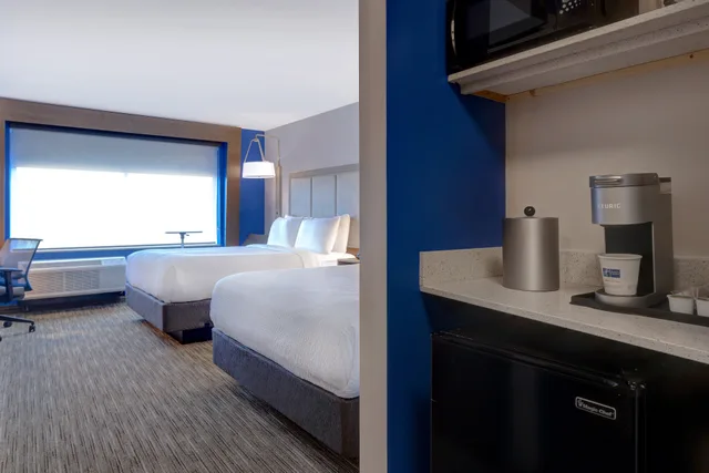 غرفة بسريرين كوين، Holiday Inn Express and Suites Brighton 4/4