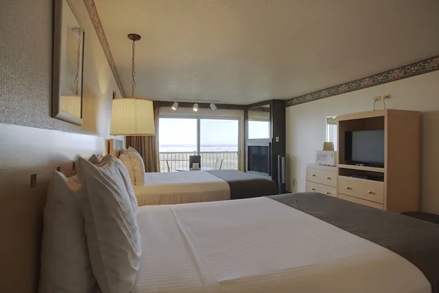 غرفة بسريرين كوين بإطلالة على البحر، Hi Tide Oceanfront Inn 1/4