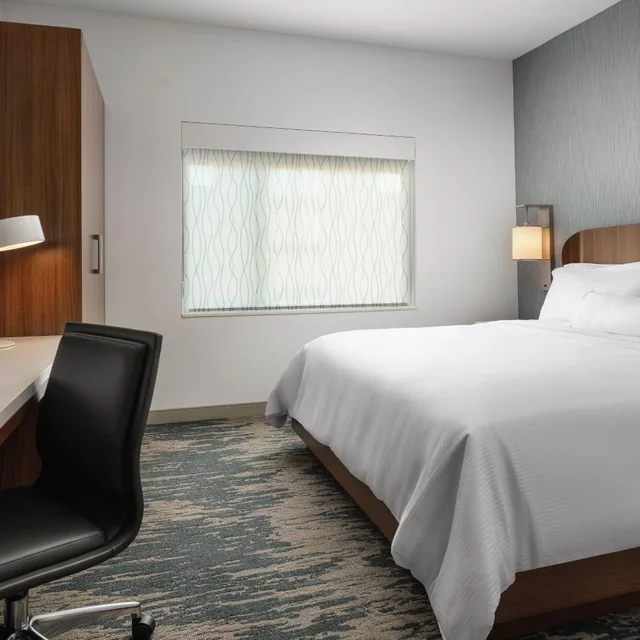 Family Suite, 1 King and 2 Bunk Beds, Sofa, Element Anaheim Resort Convention Center 4/10