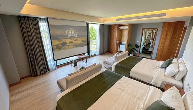 Deluxe, Quadruple, 2 King Beds, Garden View, Villa Loherb 3/7