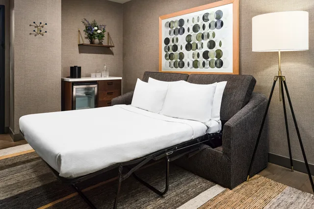جناح جونيور بسرير كينج لذوي الإعاقة، The Slate Hotel Denver Downtown Tapestry By Hilton 3/10