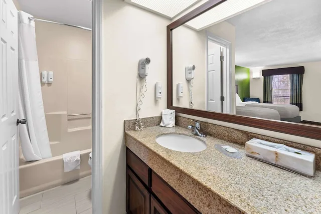 غرفة بسريرين مزدوجين، Quality Inn Eastman 6/6