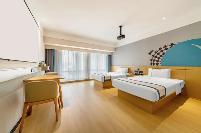 Cinema, Superior, Twin Beds، City Comfort Inn (Zhaoqing Dawang Wandu Square) 1/1