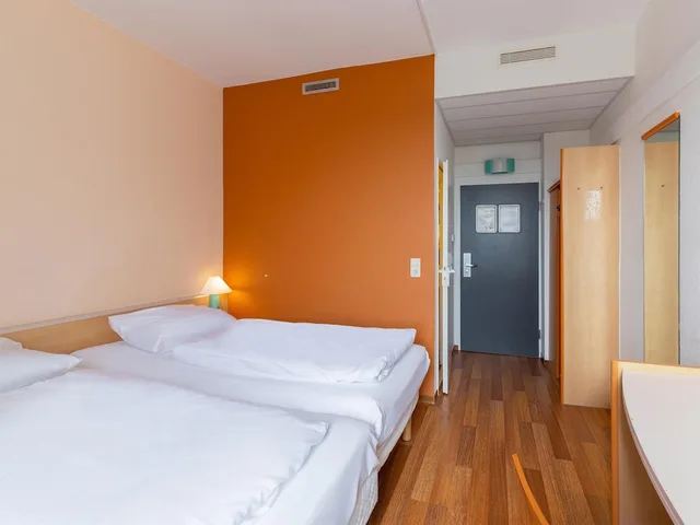 غرفة بسريرين منفصلين، B&B Hotel Duisburg Hbf-Nord 1/10