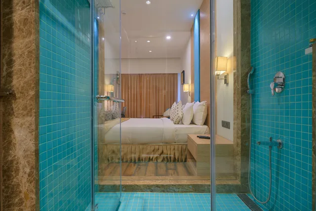 Luxury, Suite, King Bed, Blu Feather Hotel & Spa 9/9