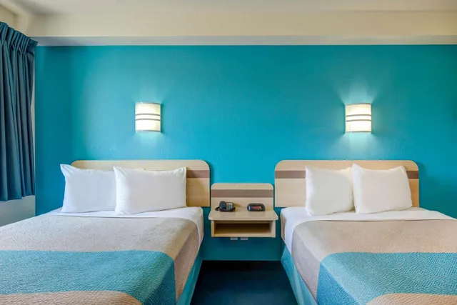 غرفة رباعية بسرير مزدوج، Motel6 Grande Prairie, AB 5/7