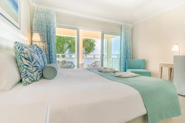 Room, King Bed, Ocean Front، BodyHoliday Saint Lucia 2/3