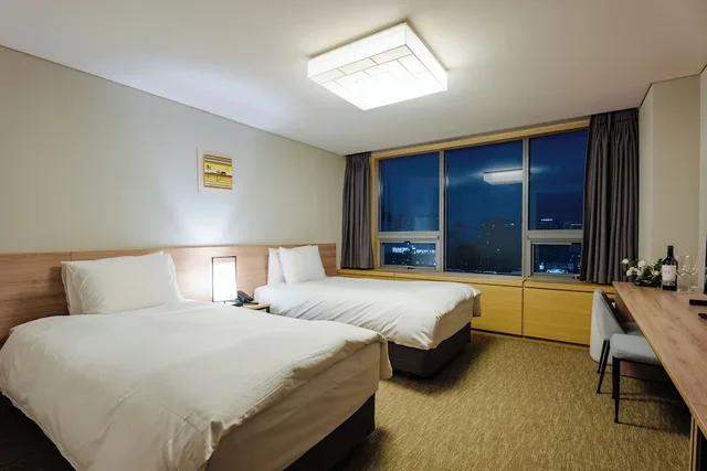 غرفة قياسية بسريرين منفصلين، Interciti Hotel 3/5