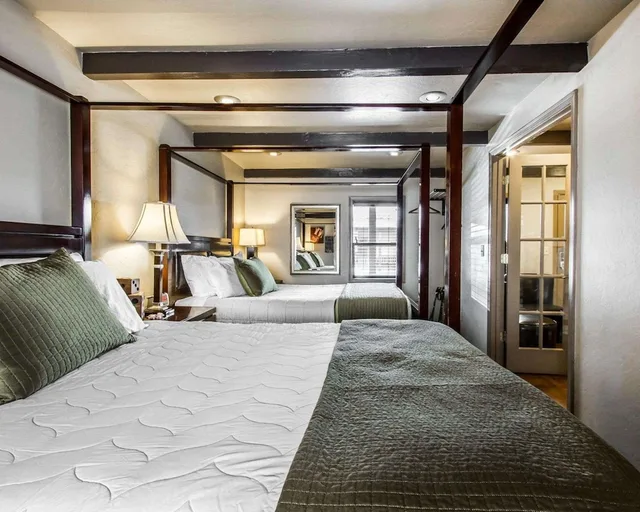 جناح بسريرين كوين، Rodeway Inn and Suites Downtowner Rte 66 1/1