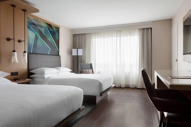Room, 2 Queen Beds, Concierge Level، Des Moines Marriott Downtown 2/6