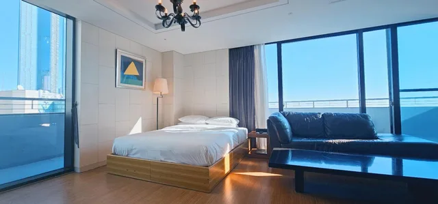 جناح رئاسي، Sunset Hotel 6/10