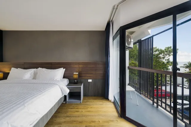 غرفة قياسية بسرير مزدوج، The Loft Seaside Sriracha Hotel 1/7