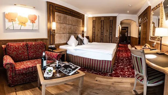 Room, Triple, 1 Queen and 1 Single Bed, Hubertushof 3/3