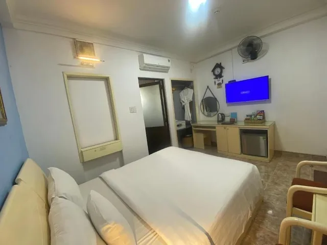 Superior, Queen Bed, A25 Hotel - 22 Nguyen Cu Trinh 5/10