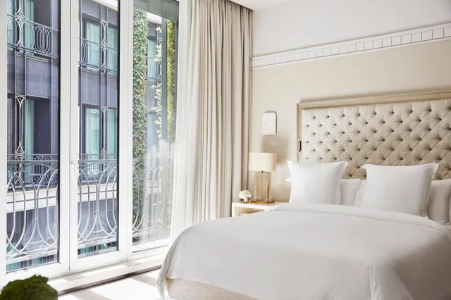 Courtyard, Superior, 2 Double Beds، Four Seasons Hotel Madrid 1/6