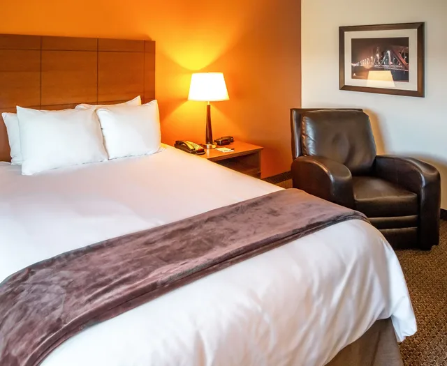 غرفة بسرير كوين، My Place Hotel-Grand Forks 2/7