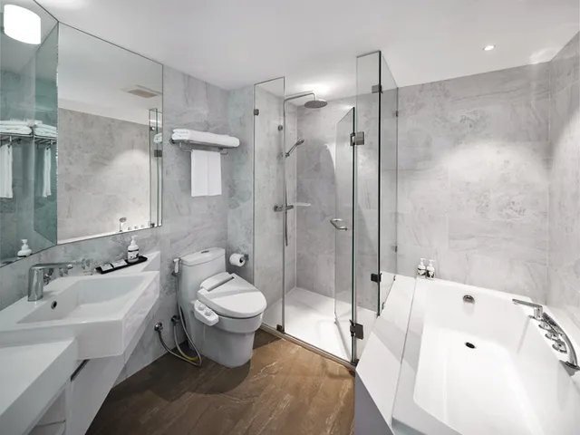 Deluxe, Double Bed, Pool View, Smoking, Arden Hotel And Residence 2/3