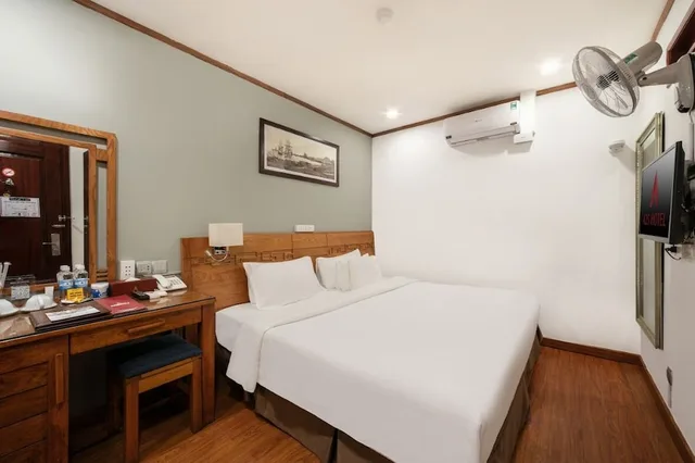 Standard, Queen Bed, A25 Hotel Phan Chu Trinh 5/7