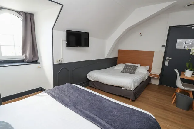 غرفة ثلاثية بسرير مزدوج وسرير فردي، Citotel Le Chapon Fin 1/10