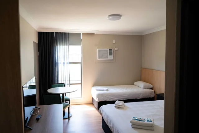 غرفة كومفورت ثلاثية بسرير كوين وسرير فردي، EL TORO MOTOR INN 1/5
