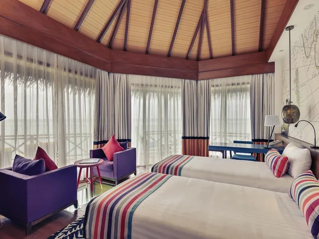OVER WATER SUNSET VILLA-Transfer Excluded، Mercure Maldives Kooddoo Resort 1/3