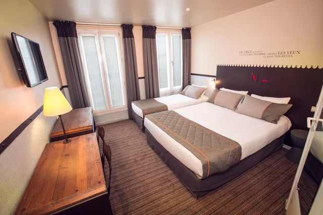 غرفة ثلاثية بسرير كوين، Timhotel Paris Gare Du Nord 1/4