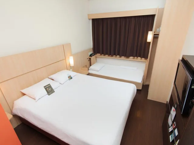 جناح بسرير مزدوج مع سرير إضافي، Ibis Medellin 5/9