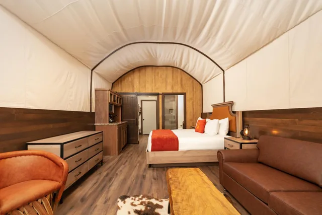 غرفة فاخرة بسرير كينج، Westgate River Ranch Resort & Rodeo 4/7