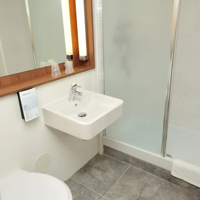 Room, Twin Beds, CAMPANILE BOURG EN BRESSE - VIRIAT 7/9