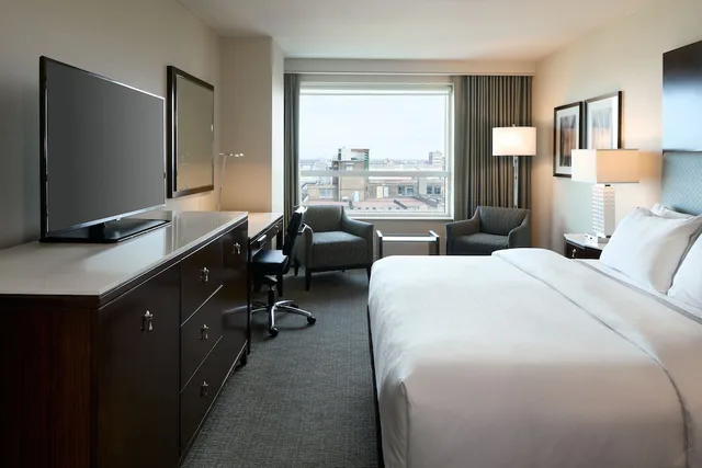 غرفة تقليدية بسرير كينج، Le Westin Montreal 4/8