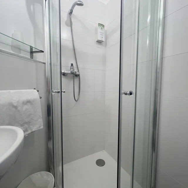 غرفة قياسية بسرير مزدوج، Good Hotel Marseille Aubagne 7/9
