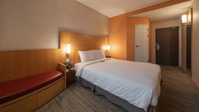 غرفة قياسية بسرير كوين، Central 7 Hotel 5/9
