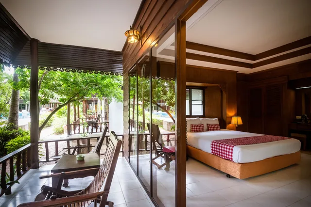 Deluxe, Bungalow, Queen Bed, Sand Sea Resort Railay Beach 4/7
