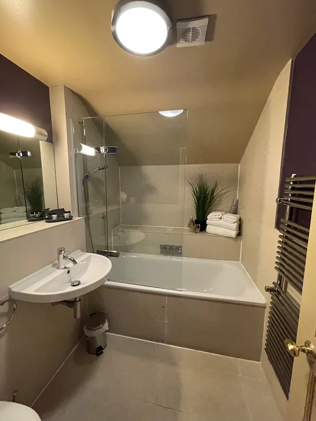 Family Suite, King Bed, Trundle Bed, The Kings Head 9/9