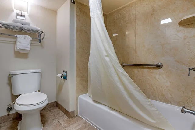 غرفة قياسية بسرير كينج، Best Western Town House Lodge 6/10
