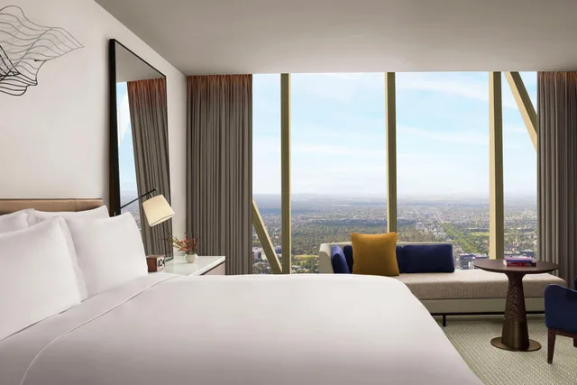 غرفة بريميير بسرير كينج بإطلالة على المدينة، The Ritz-Carlton Melbourne 1/6