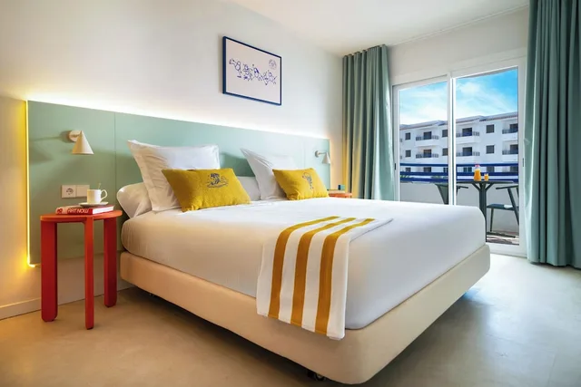 غرفة سوبيريور بسريرين منفصلين بإطلالة على المسبح، Coral Star Apartments 1/7