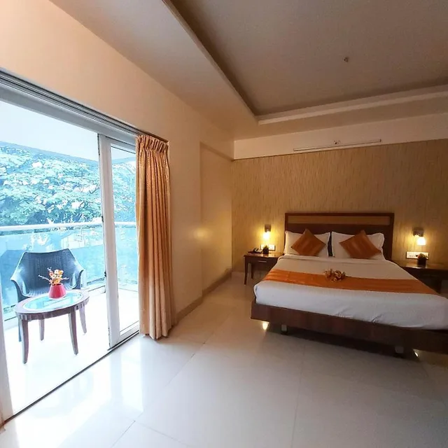 Suite, Balcony, Quality Inn Mint 1/3